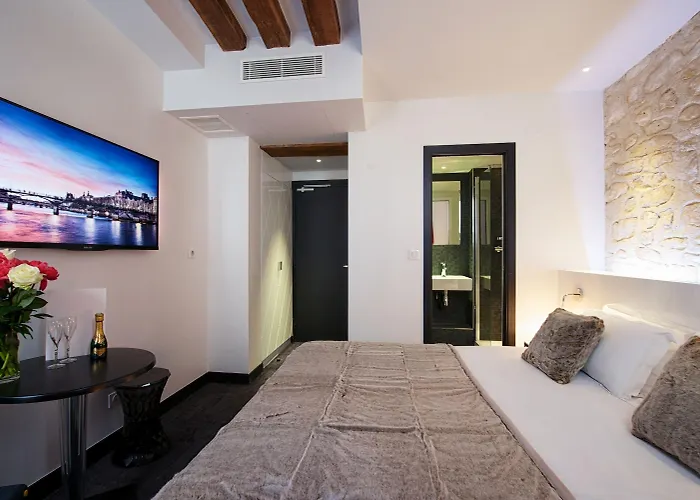 Le Clos De Notre Dame Paris