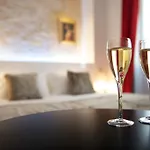 Otel Le Clos De Notre Dame 3*