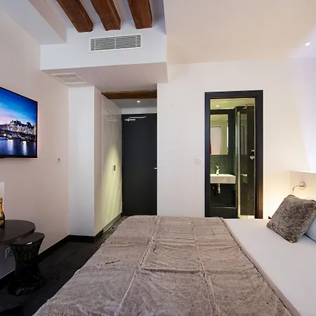 Le Clos De Notre Dame Paryż